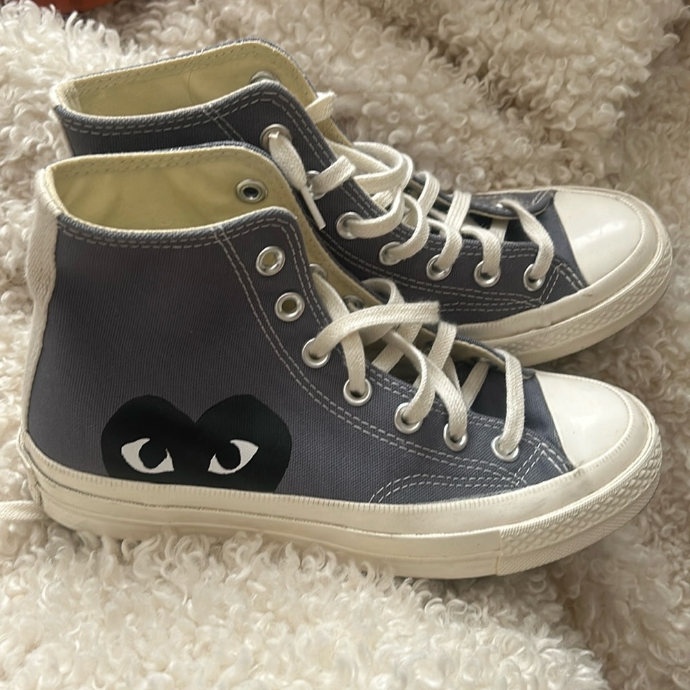 never worn converse x hidden heart